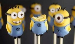 小黄人美食吃瓜,吃瓜乐趣无限