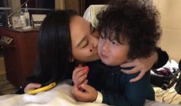 吃瓜看亲吻,吃瓜看亲吻，捕捉生活中的浪漫瞬间