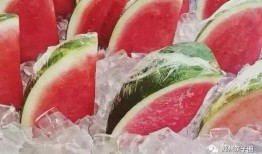 大口冰镇西瓜吃瓜,大口冰镇西瓜，尽享清凉一夏