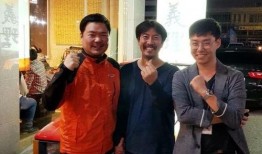 记者在香港吃瓜,揭秘街头热辣新闻现场