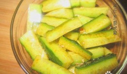 吃酸辣瓜条,舌尖上的夏日风情